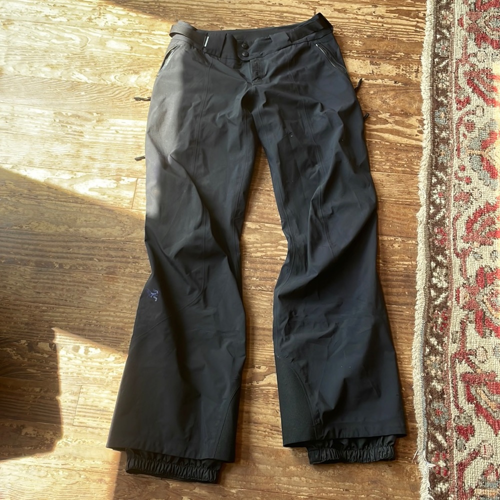 Arc’teryx womens snow pants size small